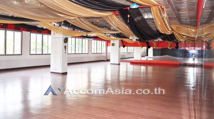 6  Office Space For Rent in Silom ,Bangkok BTS Chong Nonsi at K.C.C Building AA11226
